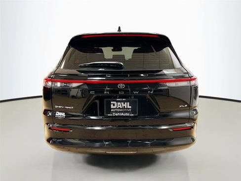 Used 2025 Toyota Crown Signia image 4