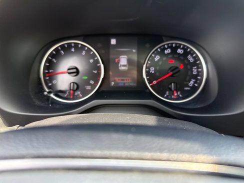 Used 2021 Toyota RAV4 XLE Premium FWD image 7