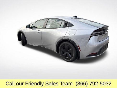 New 2026 Toyota Prius Plug-In Hybrid FWD image 3