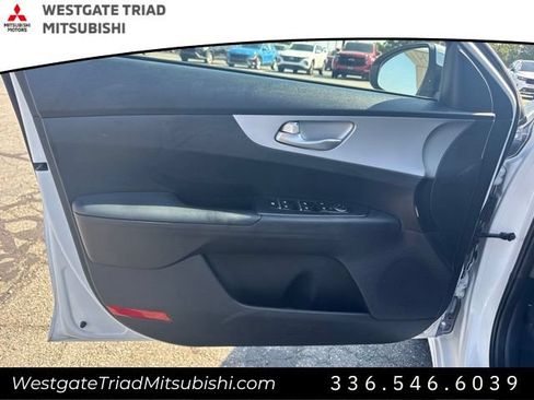 Used 2024 Kia Forte LXS FWD image 8