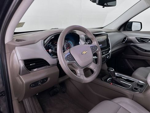 Used 2018 Chevrolet Traverse LT image 9