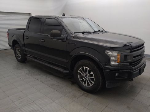 Used 2018 Ford F150 XLT w/ Equipment Group 302A Luxury AWD/4WD image 11
