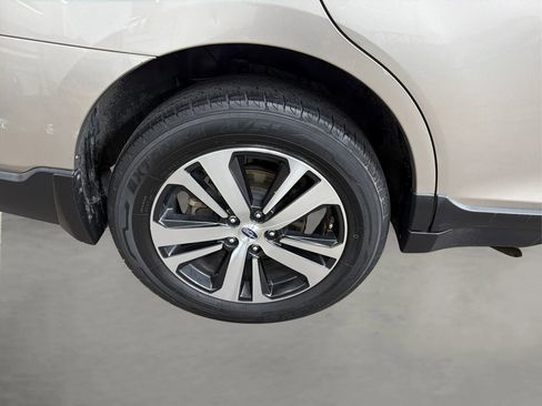 Used 2018 Subaru Outback 2.5i Limited image 17