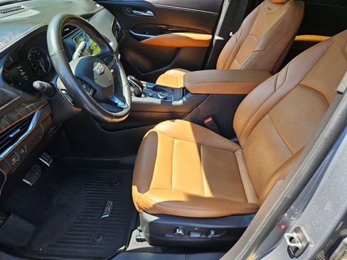 Used 2023 Cadillac XT4 Sport FWD image 7