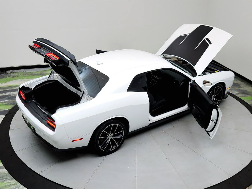 Used 2018 Dodge Challenger R/T Scat Pack RWD image 33