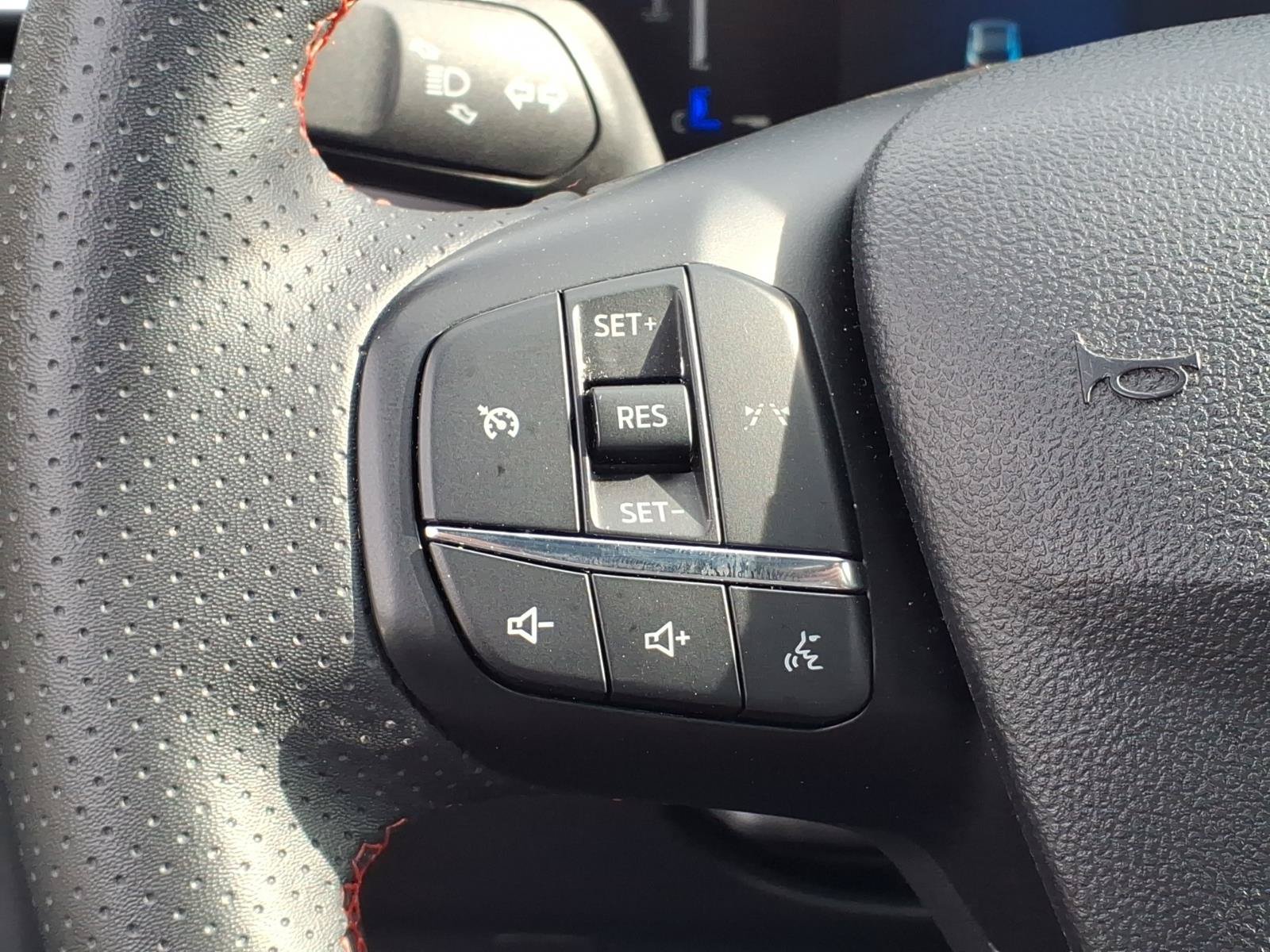 Used 2025 Ford Escape ST-Line AWD/4WD image 24