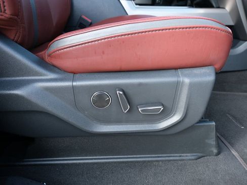 Used 2022 Ford F250 Platinum w/ FX4 Off-Road Package image 36