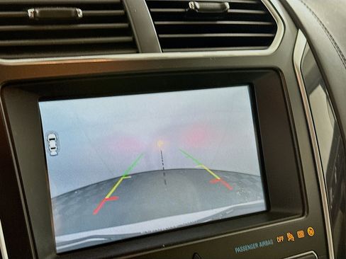 Used 2017 Ford Explorer Platinum image 23