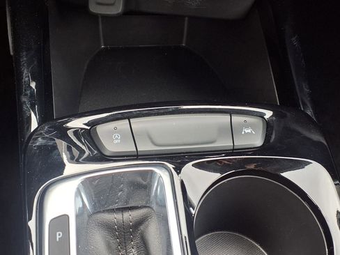 Used 2025 Chevrolet Trax LT image 13