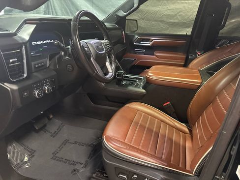 Used 2023 GMC Sierra 1500 Denali Ultimate AWD/4WD image 11