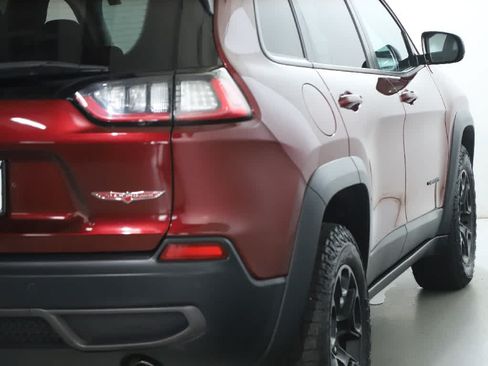 Used 2019 Jeep Cherokee Trailhawk w/ Cold Weather Group AWD/4WD image 45
