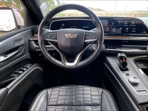 Used 2024 Cadillac Escalade Sport Platinum w/ LPO, ONYX Package AWD/4WD image 5