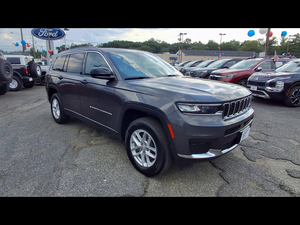 Used 2024 Jeep Grand Cherokee L Laredo AWD/4WD image 2