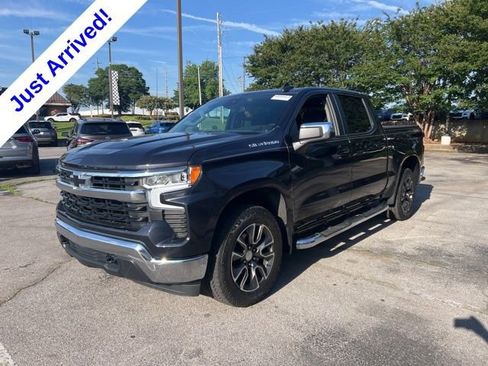 Used 2023 Chevrolet Silverado 1500 LT AWD/4WD image 8