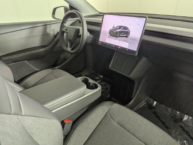 Used 2026 Tesla Model Y 2WD image 28
