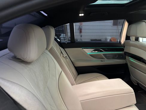 Used 2016 BMW 750i xDrive image 30