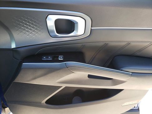 Used 2021 Kia Sorento SX image 18