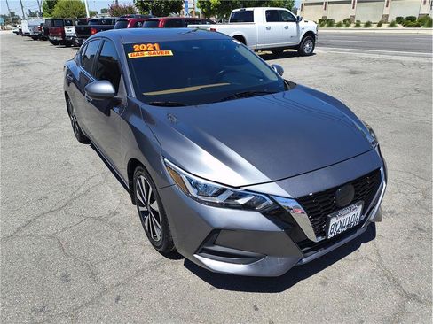 Used 2021 Nissan Sentra SV w/ SV Premium Package FWD image 2