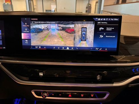 Used 2024 BMW X7 xDrive40i w/ Premium Package image 15