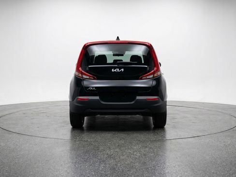 Used 2025 Kia Soul LX w/ LX Technology Package image 7
