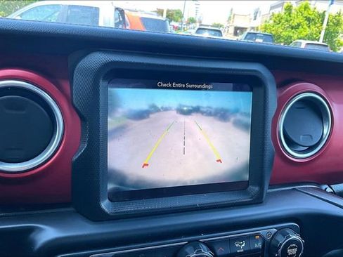 Used 2019 Jeep Wrangler Unlimited Rubicon AWD/4WD image 13