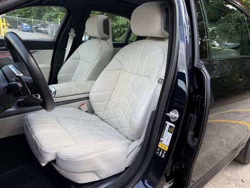 Used 2023 BMW 760i xDrive AWD/4WD image 14