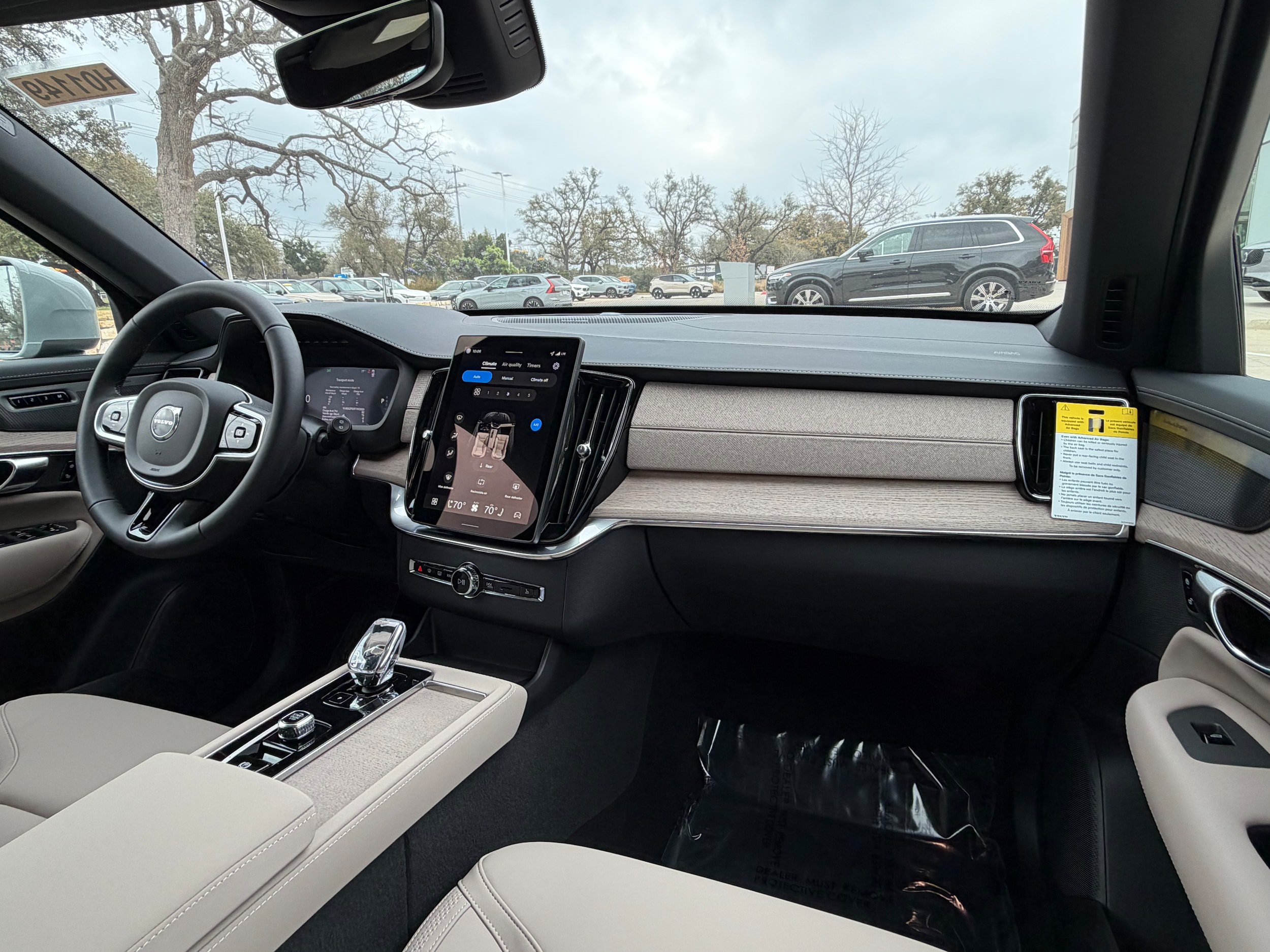 New 2026 Volvo XC90 B6 Plus w/ Protection Package Premier AWD/4WD image 11