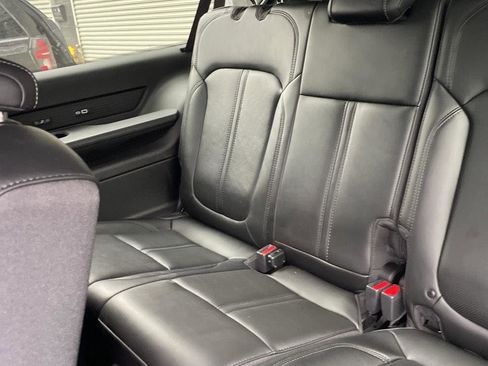 Used 2025 Jeep Wagoneer L Series II w/ 8-pass Seating Package AWD/4WD image 9