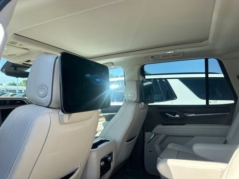 Certified 2024 GMC Yukon Denali w/ Advanced Technology Package AWD/4WD image 11