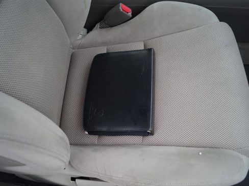 Used 2005 Acura RSX Coupe with 5-speed AT image 25