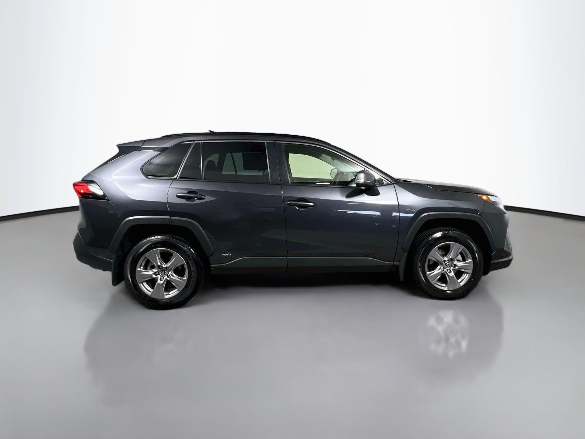 Used 2025 Toyota RAV4 XLE AWD/4WD image 3