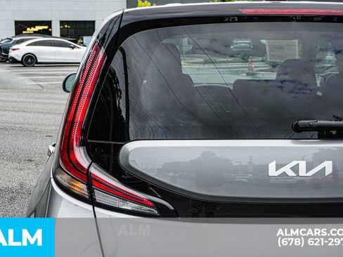 Used 2025 Kia Soul LX w/ LX Technology Package FWD image 12