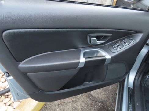 Used 2014 Volvo XC90 3.2 w/ Climate Package image 10