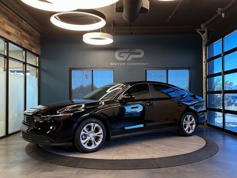 Used 2023 Honda Accord LX image 7