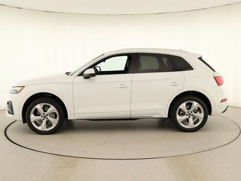Used 2021 Audi Q5 Prestige w/ Prestige Package AWD/4WD image 2