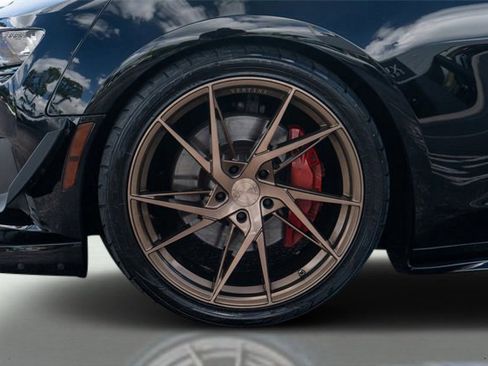 Used 2019 Chevrolet Camaro SS image 9