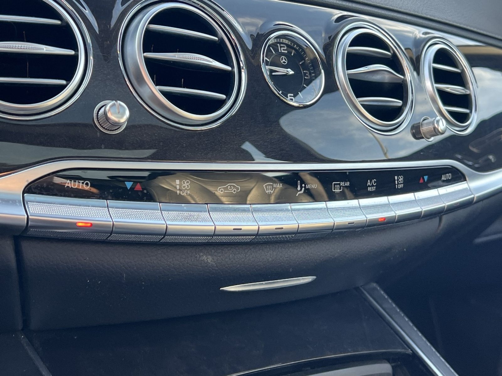 Used 2019 Mercedes-Benz S 560 4MATIC Sedan image 20