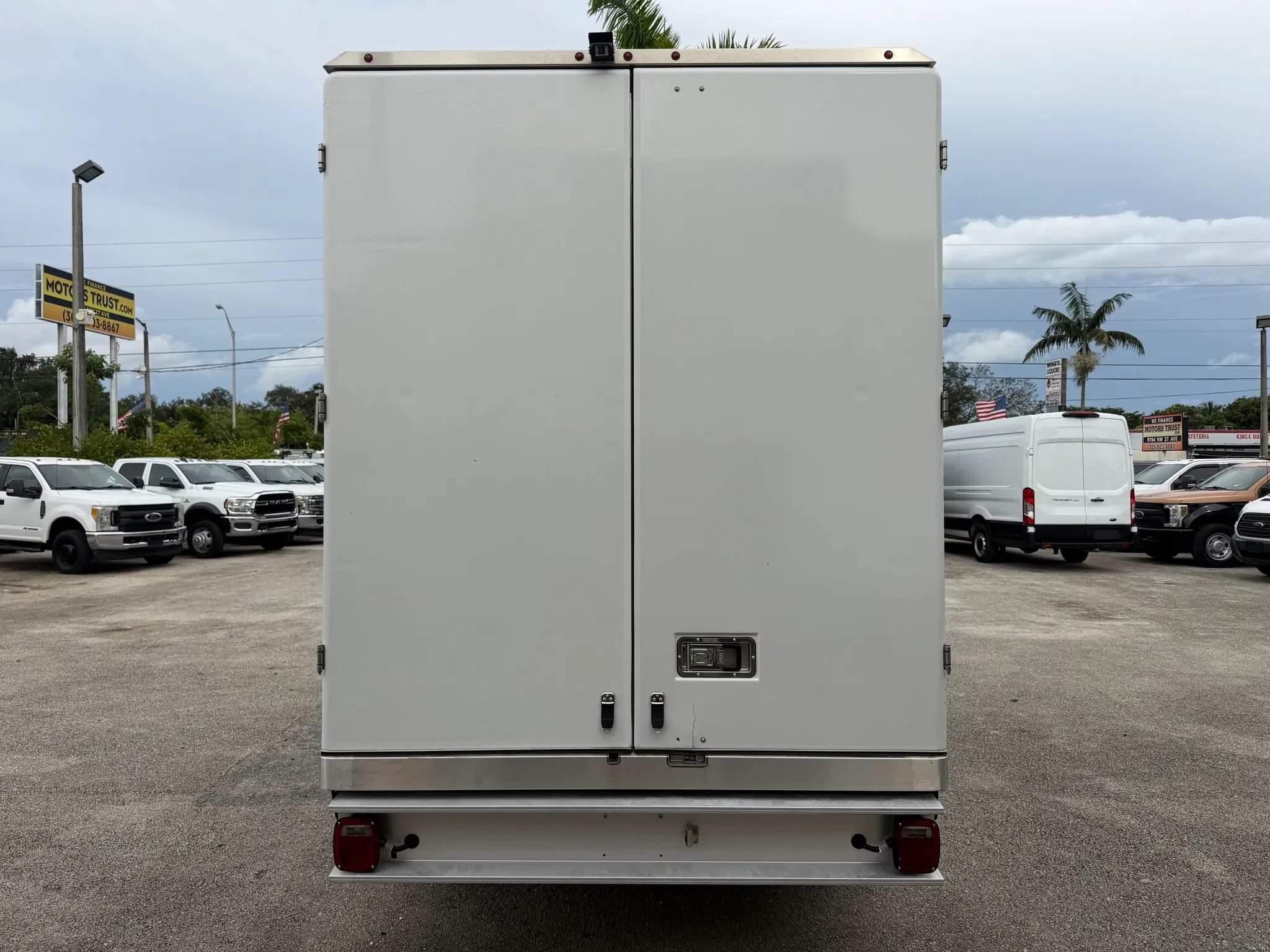 Used 2023 Ford E-350 and Econoline 350 Super Duty w/ Power Windows & Locks Group RWD image 6