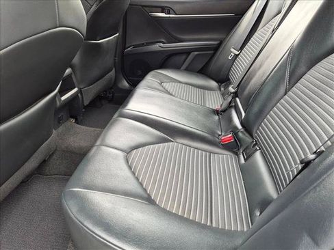 Used 2020 Toyota Camry SE FWD image 17