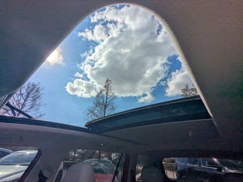 Used 2019 Volkswagen Tiguan SEL image 7