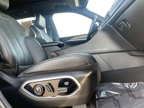 Used 2023 Jeep Grand Cherokee Overland w/ Adv Protech Group III image 32