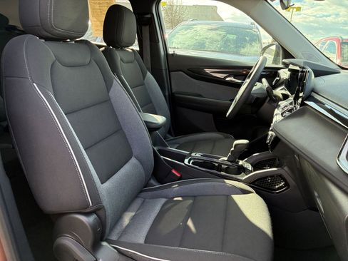 Used 2025 Chevrolet TrailBlazer LT image 34