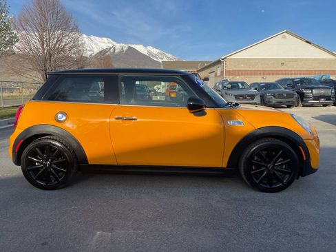 Used 2015 MINI Cooper S image 3