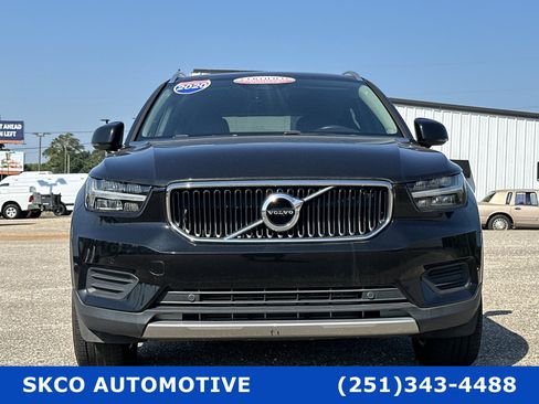 Used 2020 Volvo XC40 T5 Momentum image 8