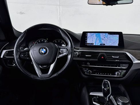 Used 2017 BMW 530i xDrive AWD/4WD image 11
