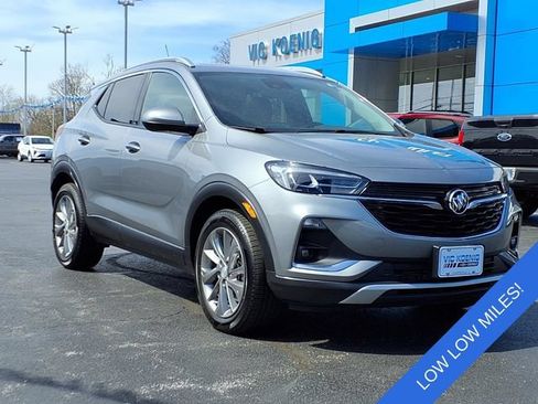 Used 2023 Buick Encore GX Essence w/ Experience Buick Package FWD image 2