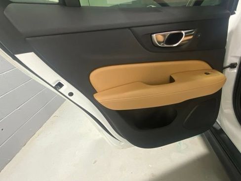 Used 2020 Volvo V60 T5 Cross Country w/ Protection Package Premier AWD/4WD image 8