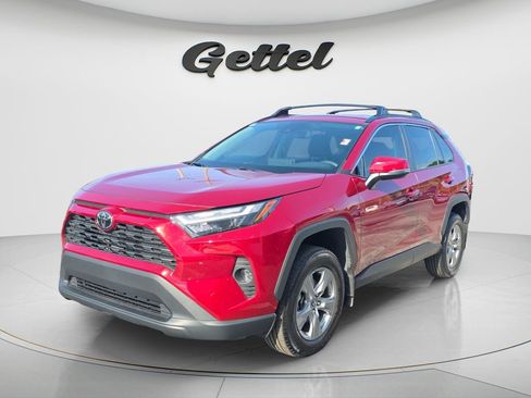 Used 2025 Toyota RAV4 XLE FWD image 1