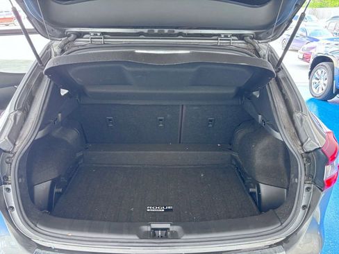 Used 2020 Nissan Rogue Sport S image 12