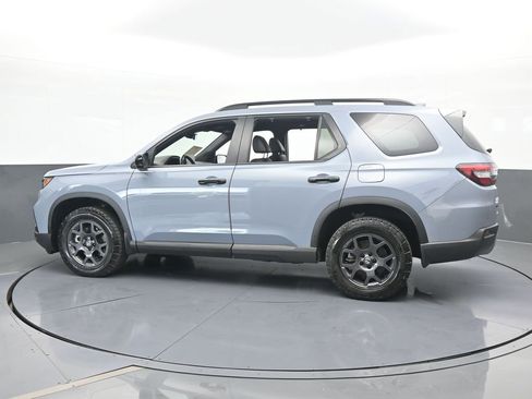 Used 2023 Honda Pilot TrailSport image 3